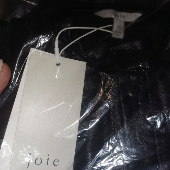 Joie faux leather flutter  sleeve top bnwt size XS - Picture 2 of 2